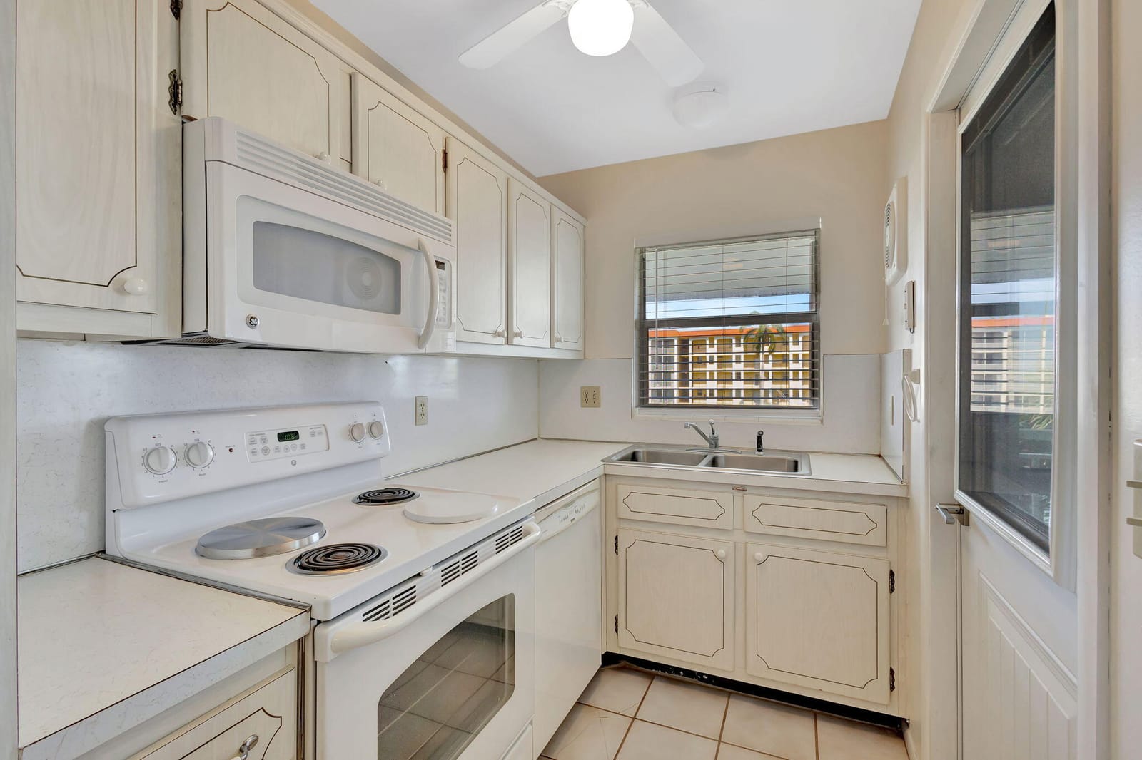 111 Shore Court 314, North Palm Beach, FL 33408 photo 12