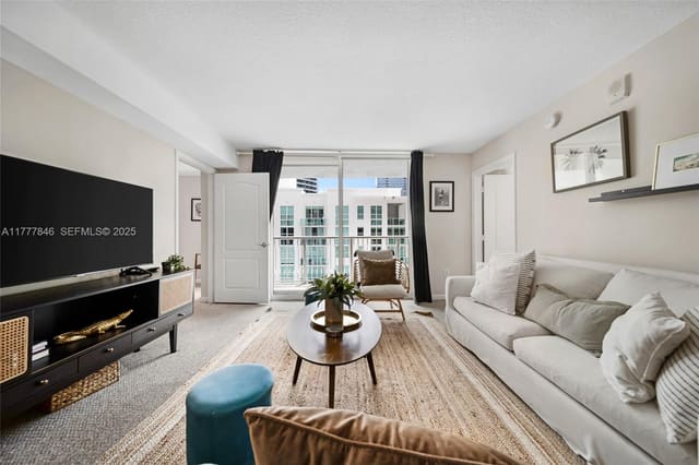 1200 Brickell Bay Drive 2515, Miami, FL 33131