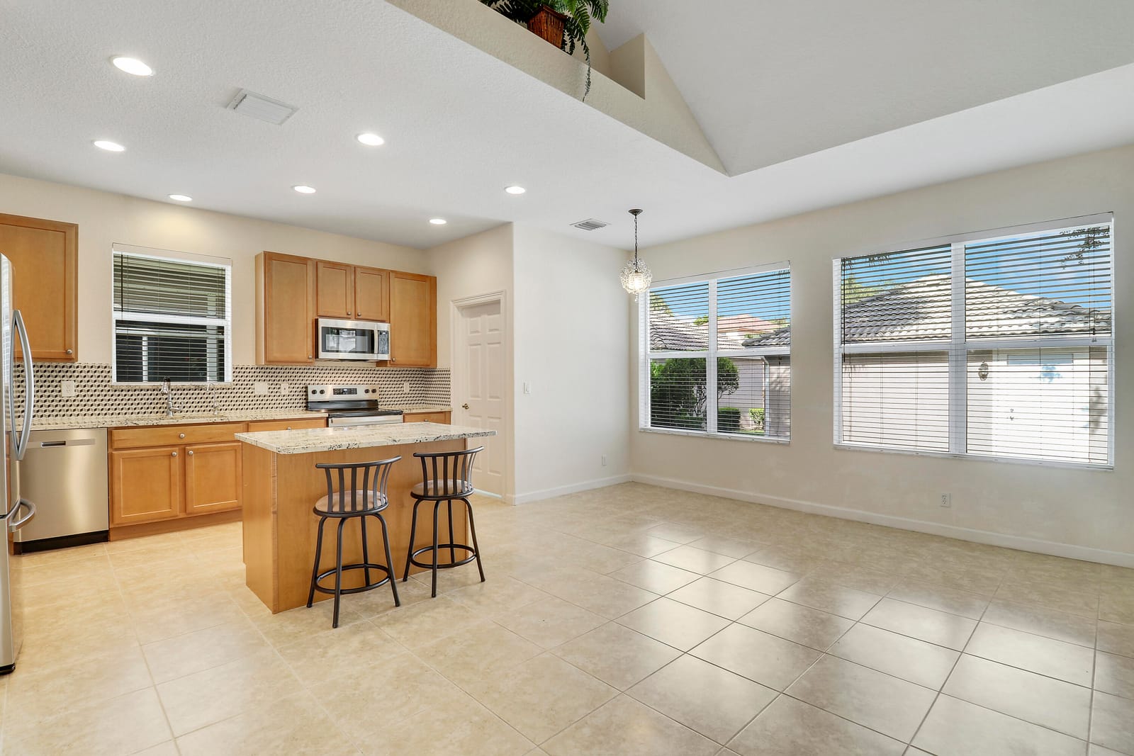 8217 Calterra Drive, Palm Beach Gardens, FL 33418 photo 22