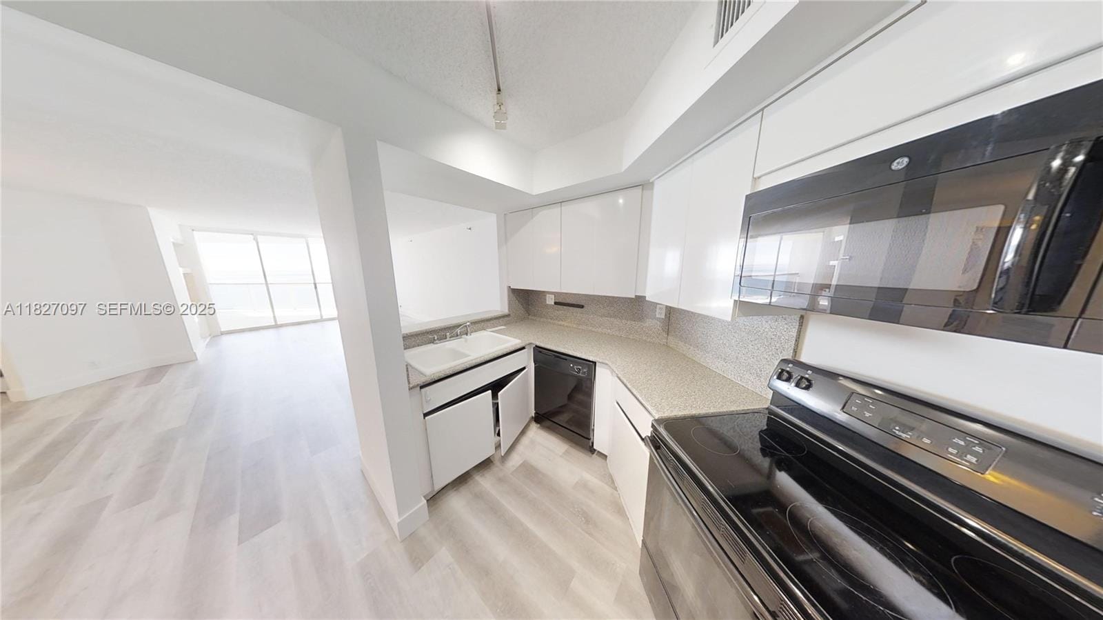 6767 Collins Avenue 1402, Miami Beach, FL 33141 photo 21