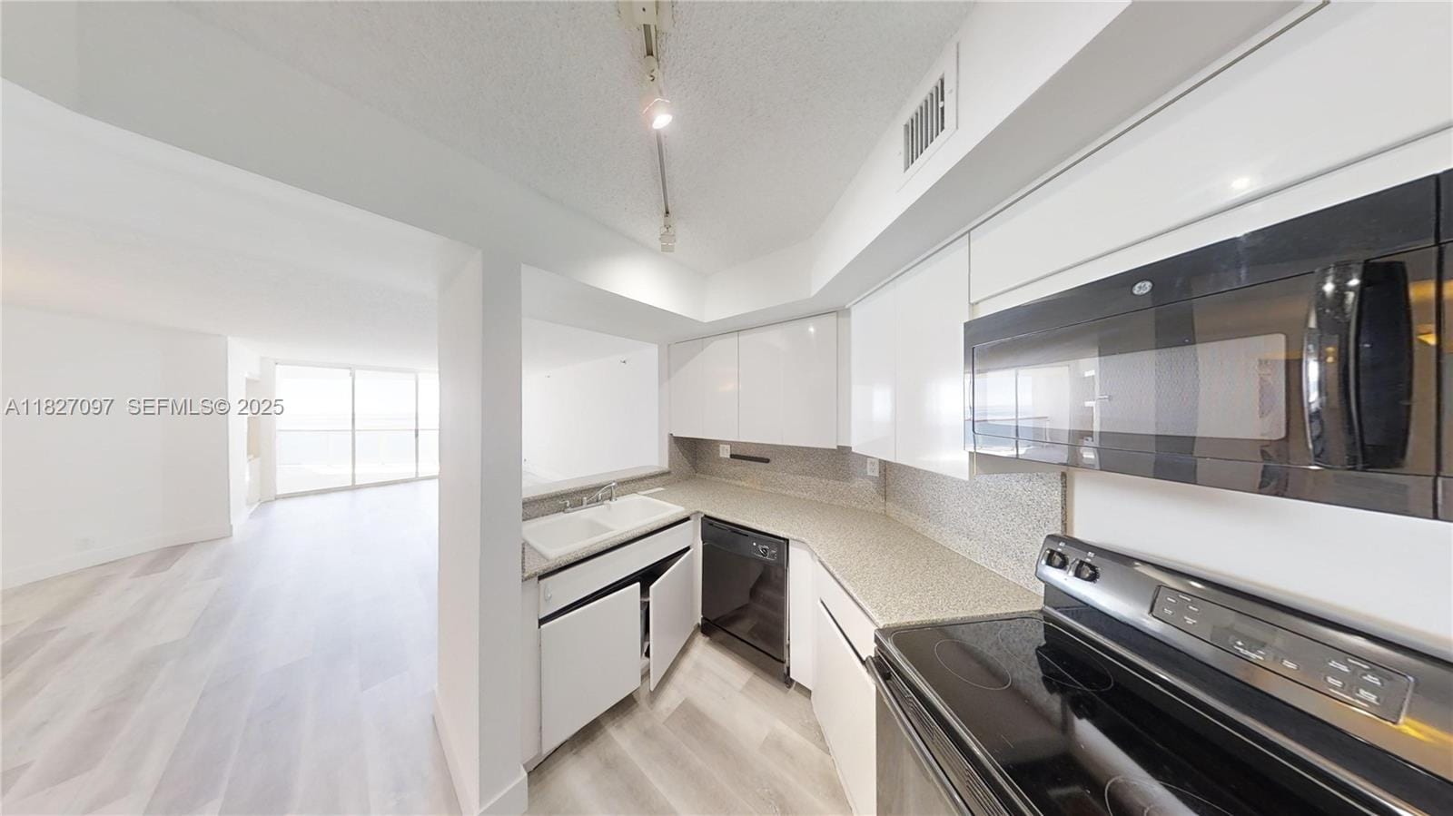 6767 Collins Avenue 1402, Miami Beach, FL 33141 photo 22