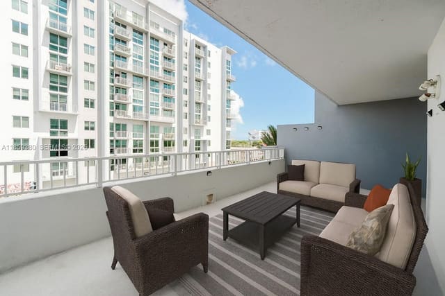 60 NW 37th Avenue 405, sold in Douglas Place, Miami, FL