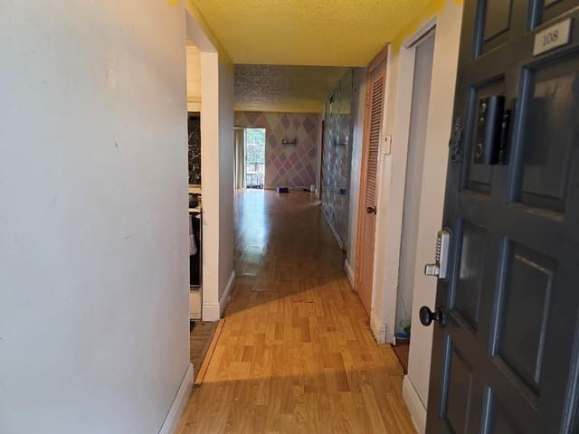3360 E Spanish Moss Terrace 108, sold in Lakes Of Inverrary, Lauderhill, FL