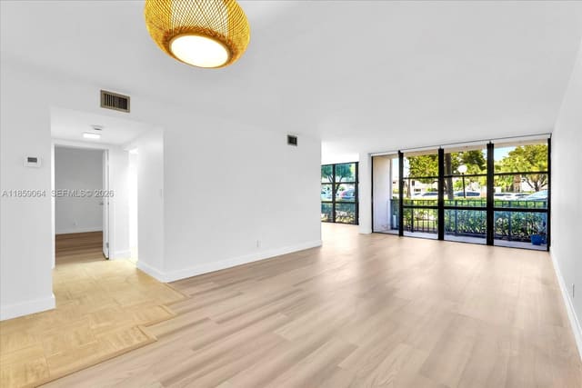 1000 Parkview Drive 129, Hallandale Beach, FL 33009