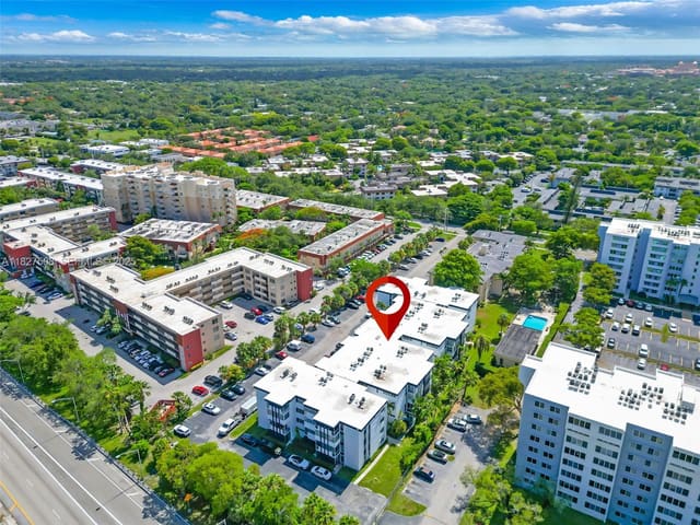 9159 SW 77th Avenue 314, sold in Ken Dade, Miami, FL