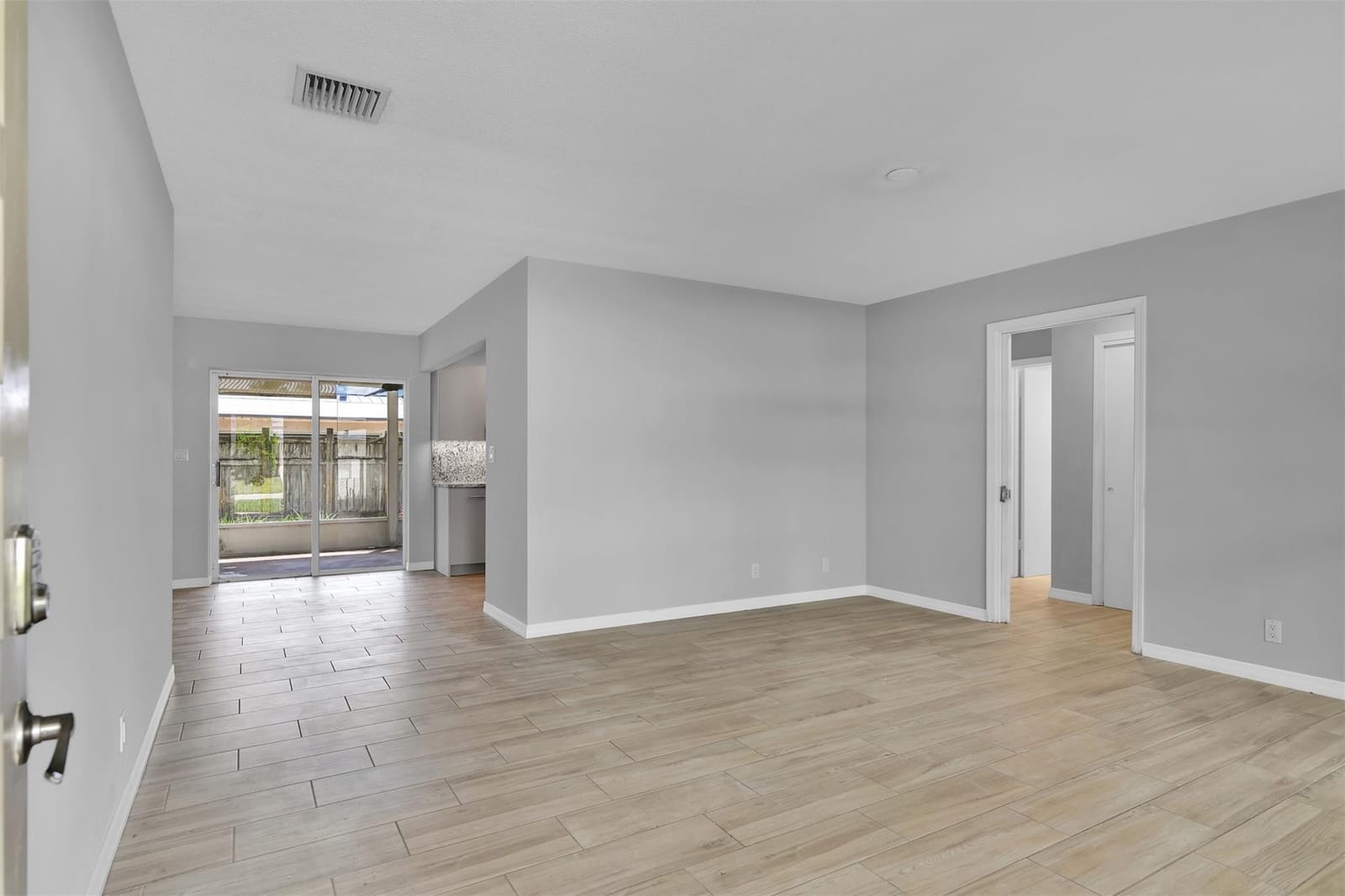 28 SE 8th Avenue — photo 7