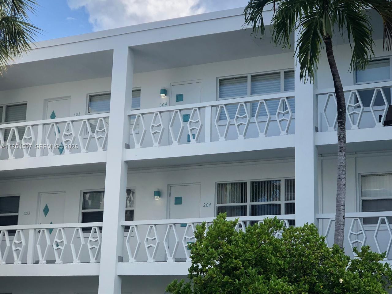419 Golden Isles Drive 305, Hallandale Beach, FL 33009 photo 16