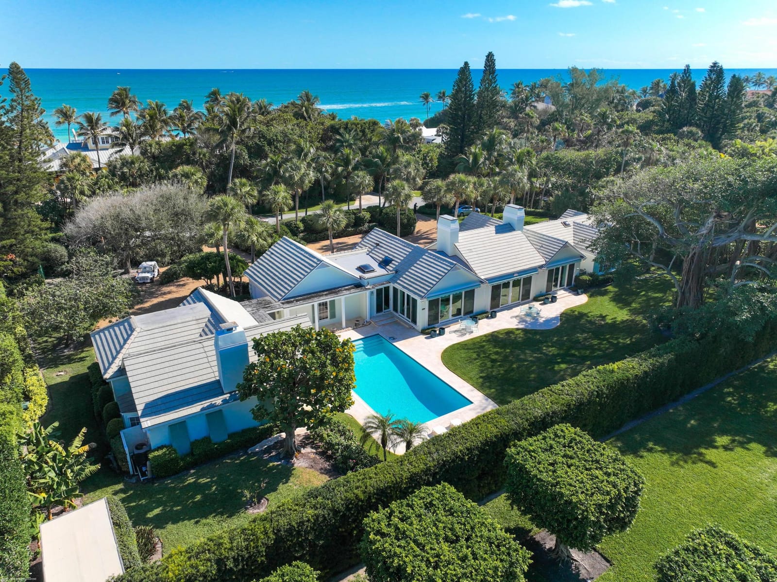 5 bedroom home for sale at 162 Beach, Jupiter Island, FL 33455 — $6,850,000