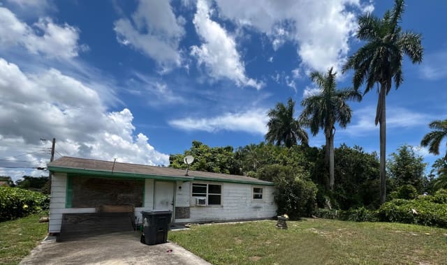 3267 Hurricane Drive, sold in Hypoluxo Village 2, Lake Worth, FL