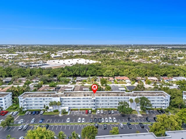 110 Royal Park Drive 2G, Oakland Park, FL 33309