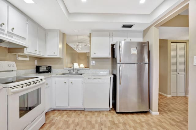 7680 NW 18th Street 402, Margate, FL 33063
