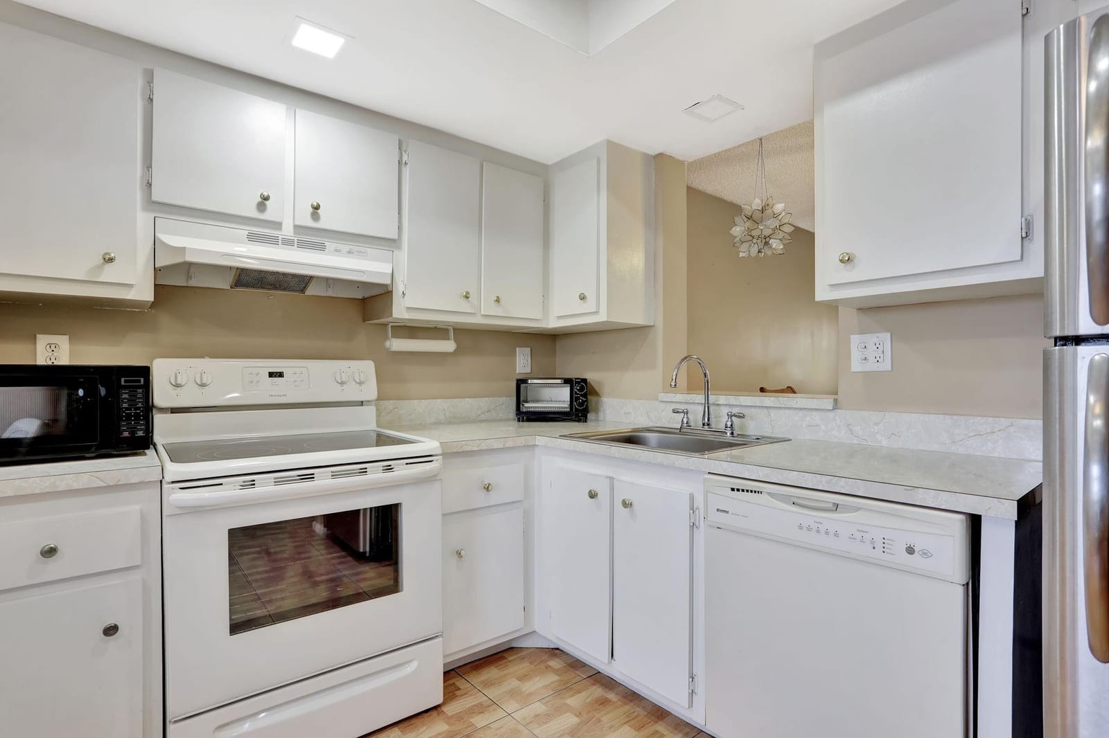 7680 NW 18th Street 402, Margate, FL 33063 photo 3