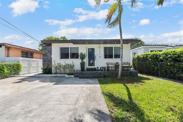 221 NW 59th Avenue, sold in W Flagler Pk, Miami, FL