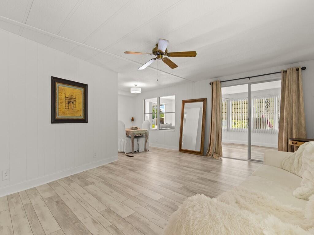 125 La Vaughn Circle, Jensen Beach, FL 34957 photo 13