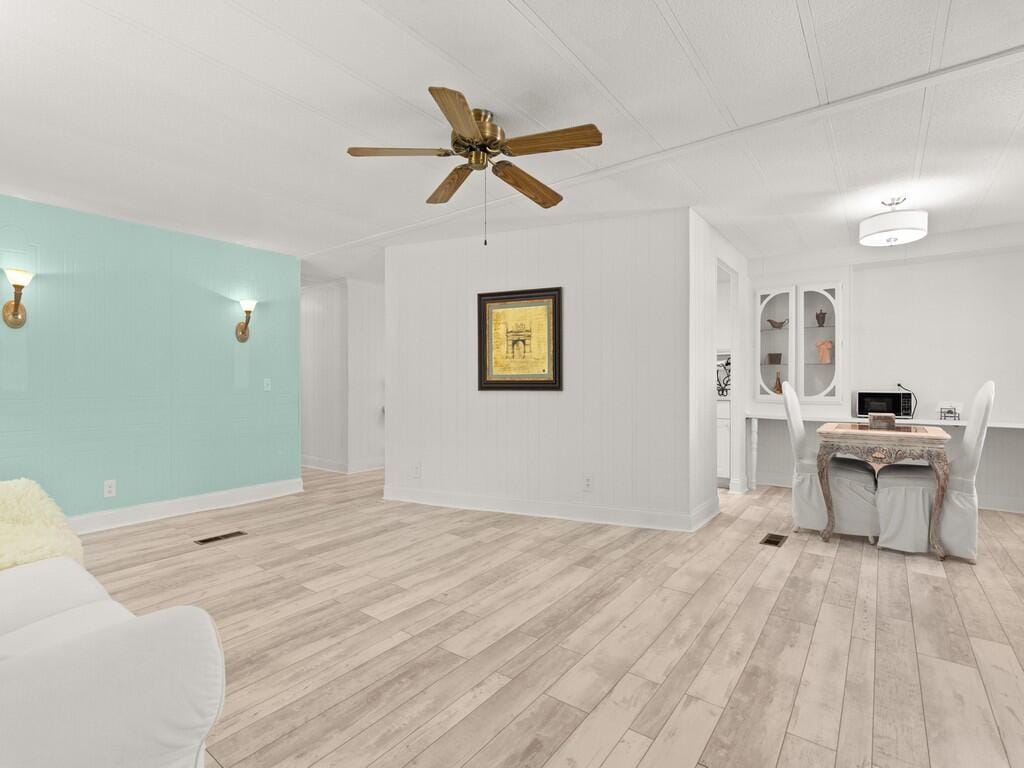 125 La Vaughn Circle, Jensen Beach, FL 34957 photo 14