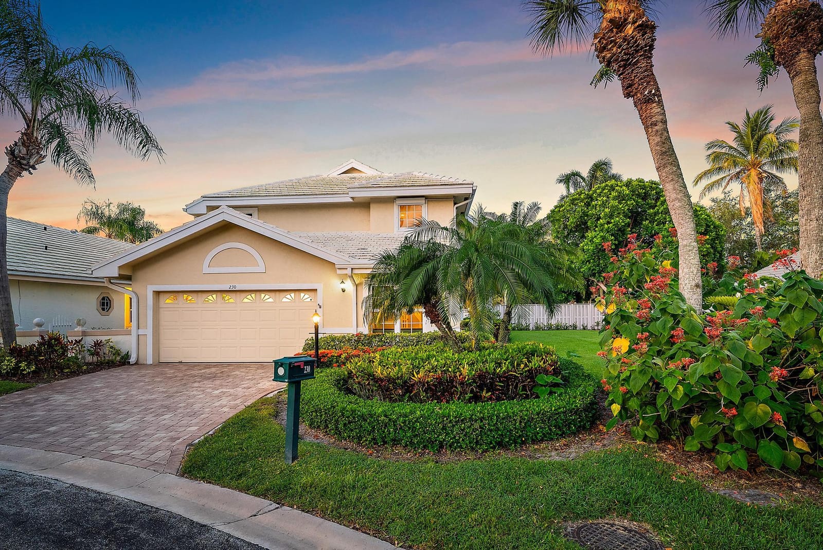 230 Canterbury Drive W, Palm Beach Gardens, FL 33418