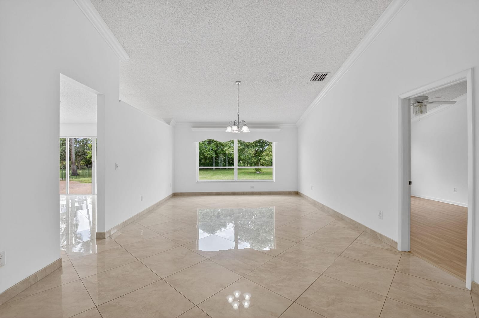10628 Plainview Circle — photo 3