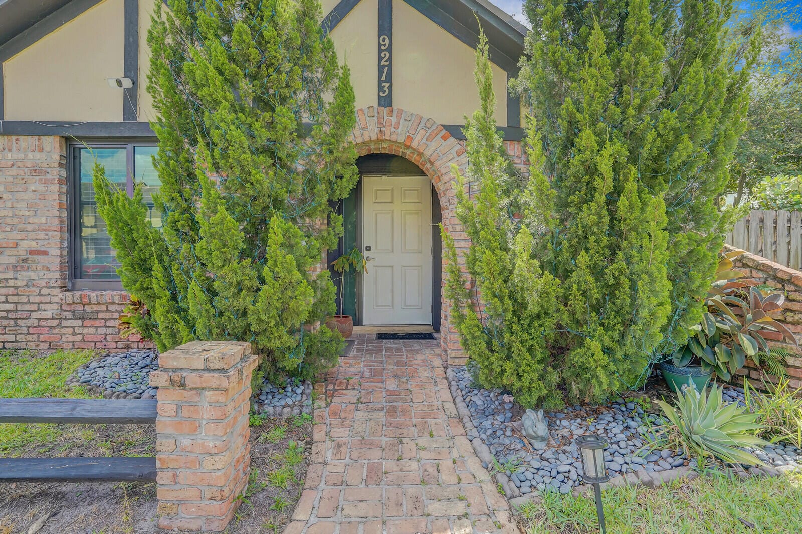 9213 NW 49th Place — photo 3