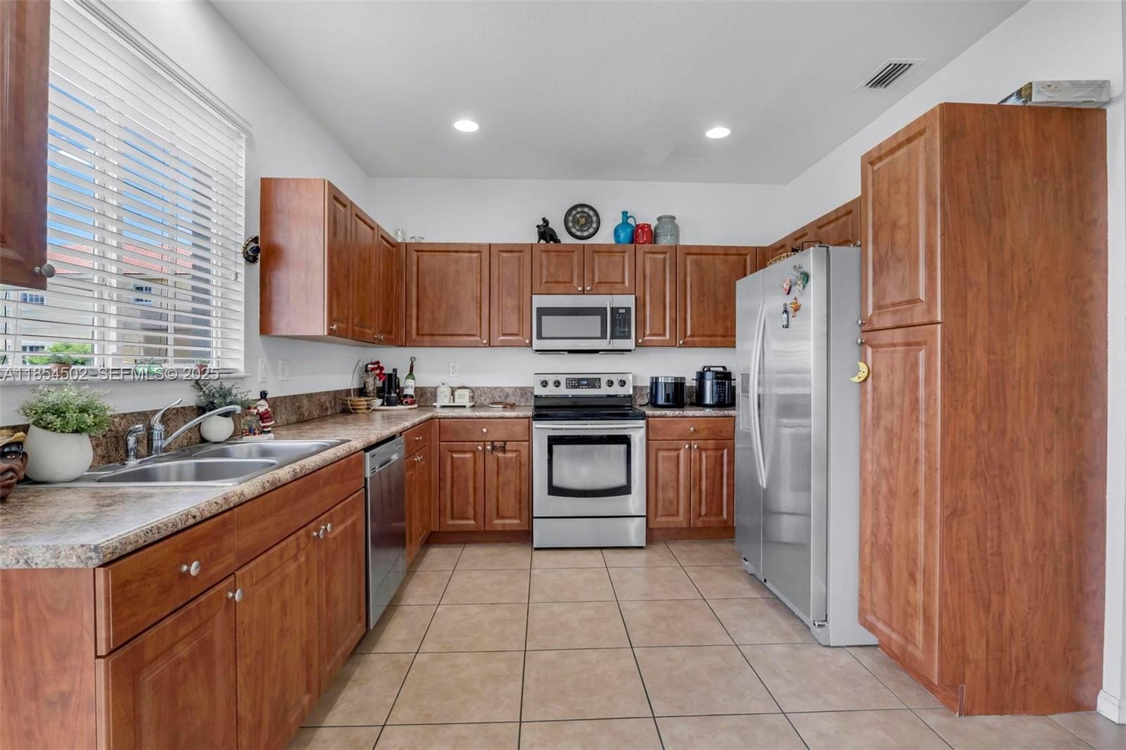 3257 NW 31st Terrace, Oakland Park, FL 33309 photo 3