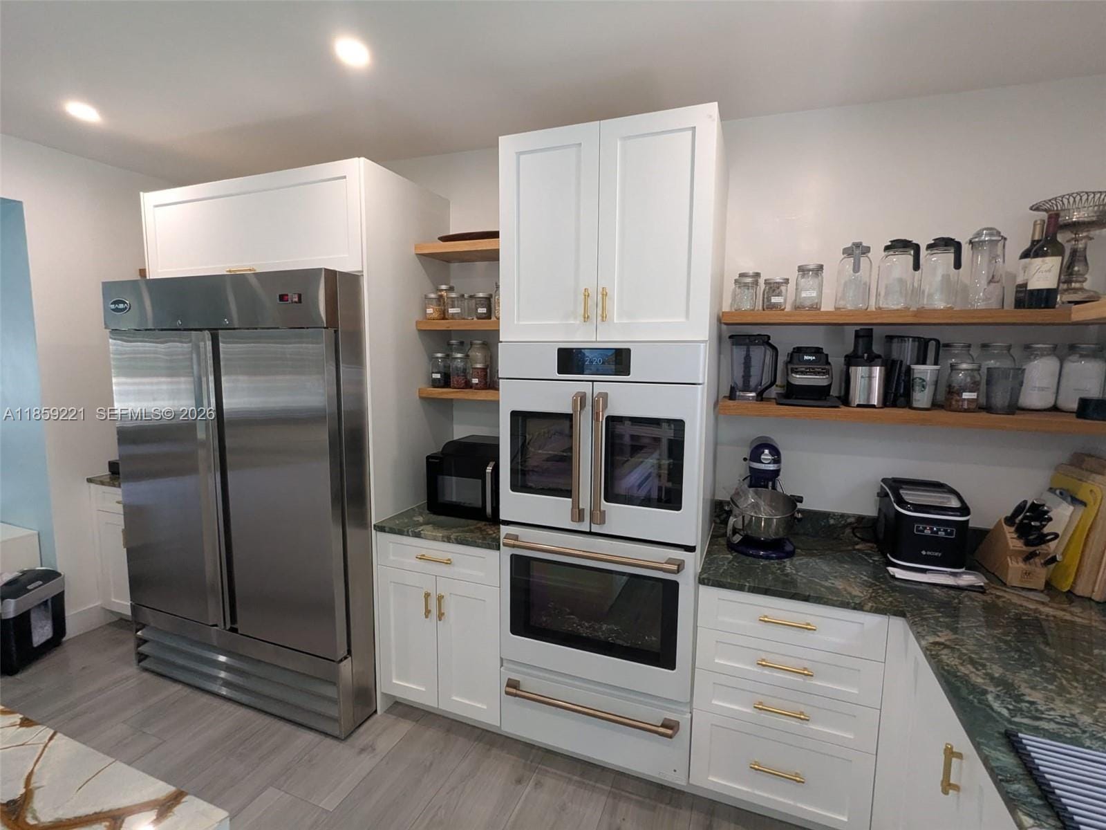 524 NE 27th Drive, Wilton Manors, FL 33334 photo 9