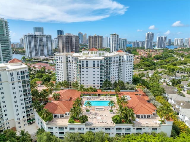 19900 E Country Club Drive 308, Turnberry Village So Towe, Aventura, FL