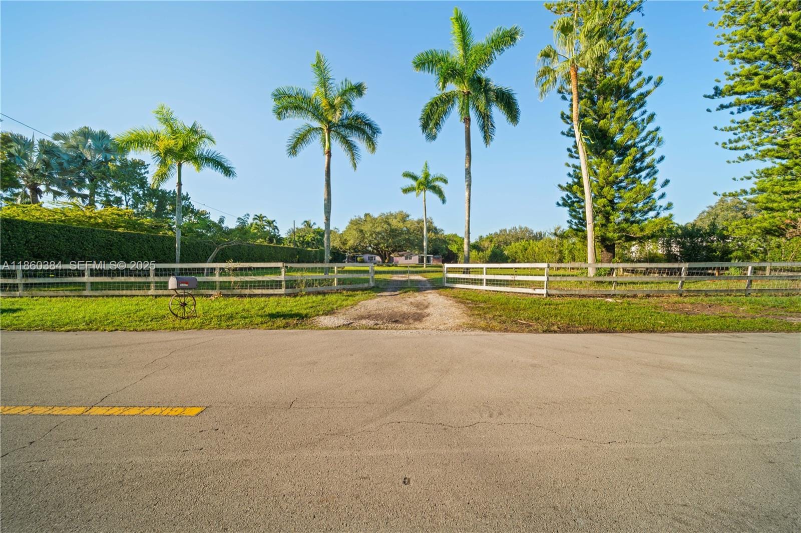 14040 SW 20th Street, Davie, FL 33325