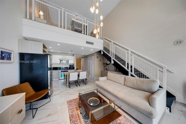 253 NE 2nd Street 427, Miami, FL 33132