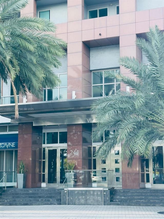244 Biscayne Boulevard 2305, Miami, FL 33132
