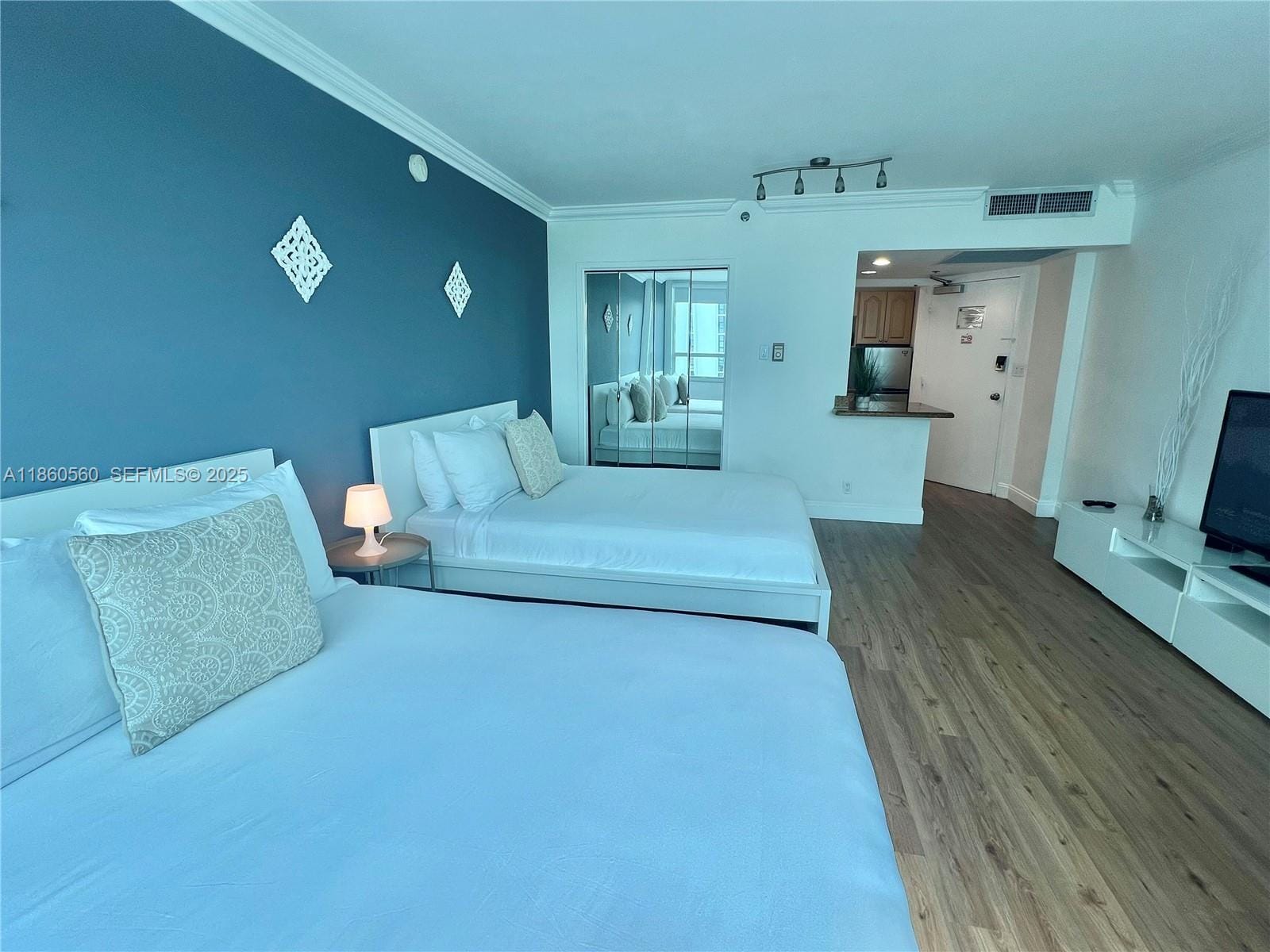 5445 Collins Avenue 1607, Miami Beach, FL 33140 photo 5
