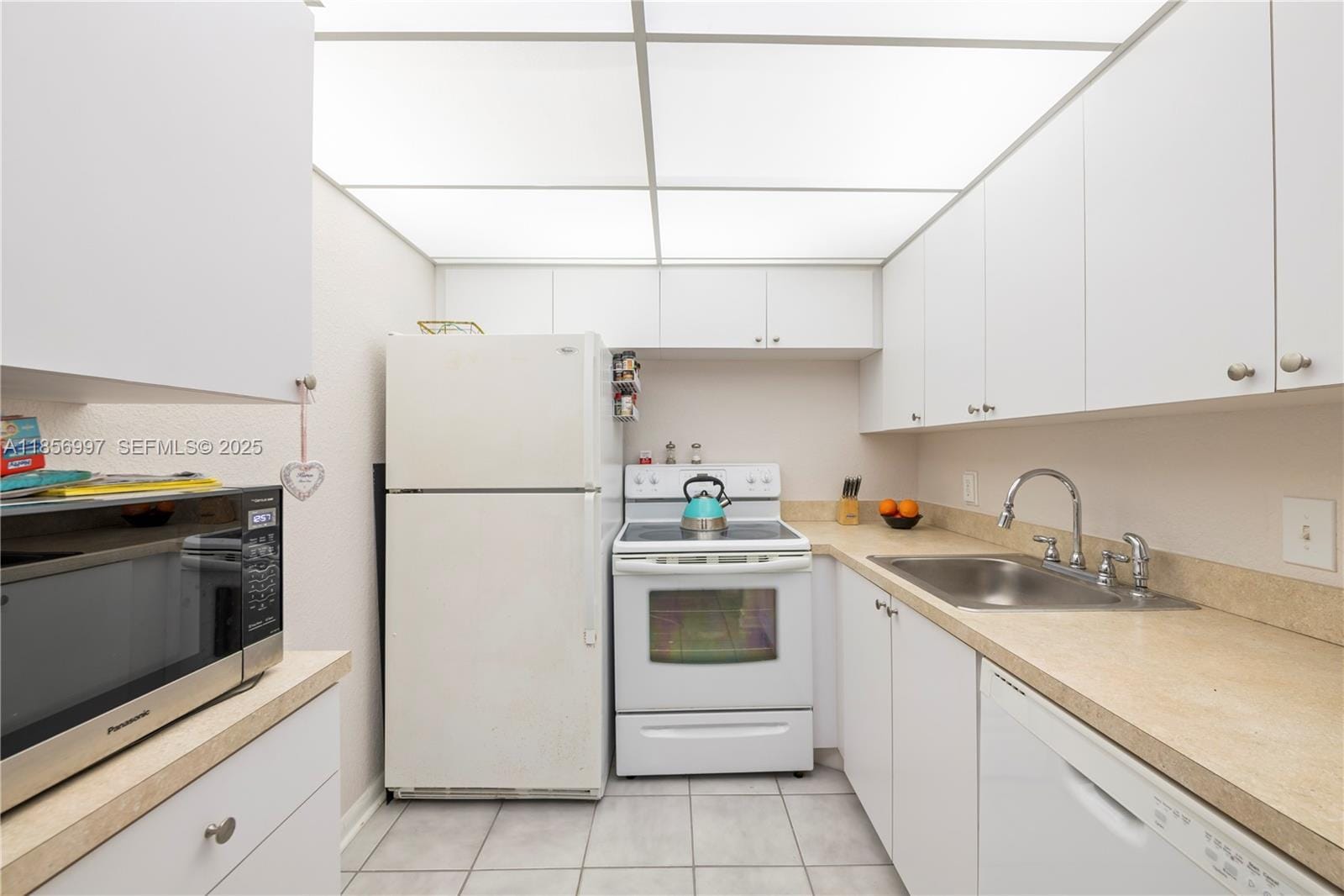 1010 Ellesmere A 1010, Deerfield Beach, FL 33442 photo 15