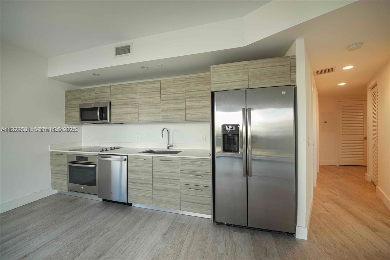 121 NE 34th Street 1009, Miami, FL 33137 photo 8