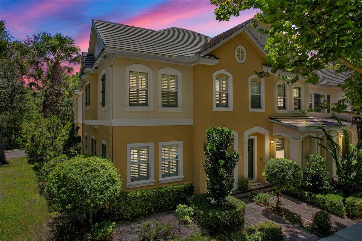 118 Lismore Lane, Jupiter, FL 33458