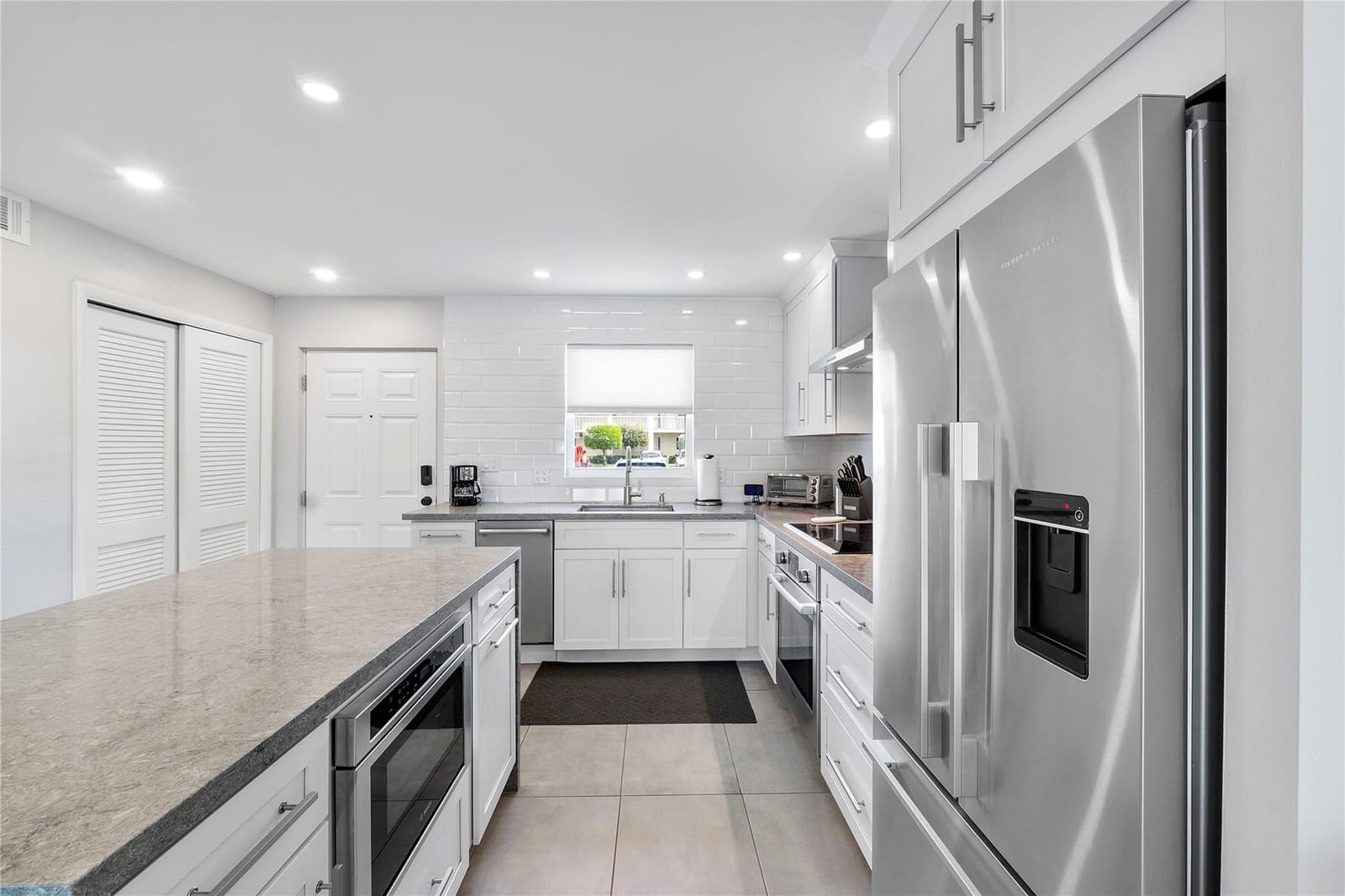 2330 NE 36th Street 6 — photo 9