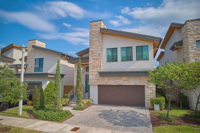 10218 NW 76th Terrace, sold in Grand Bay South Estates, Doral, FL