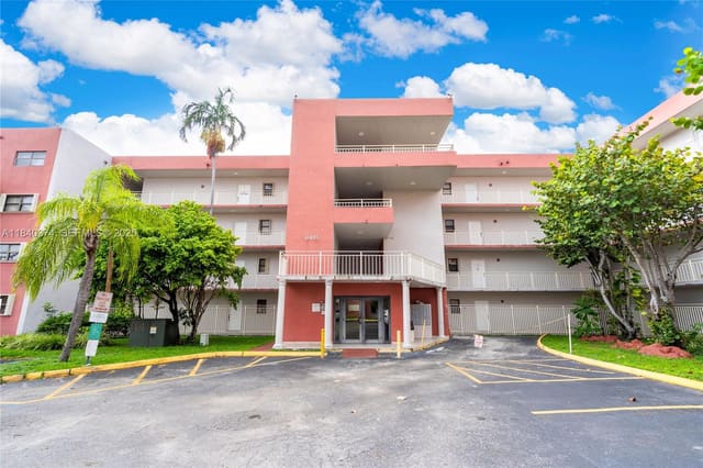 8425 NW 8th Street 304, sold in Visions At Fountainbleau, Miami, FL