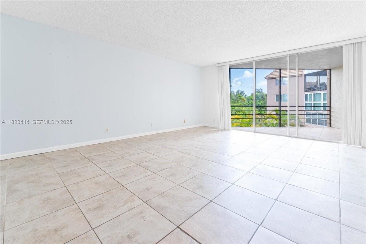3100 N Pine Island Road 305 — photo 2