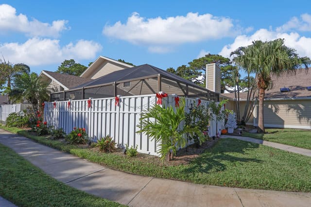 102 Summerwinds Lane, Jupiter, FL 33458