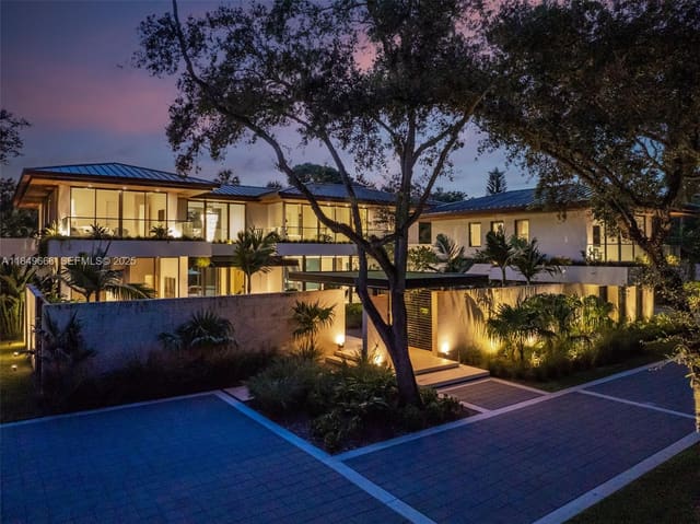 10840 Old Cutler Road, sold in Snapper Creek Lakes Sub, Coral Gables, FL