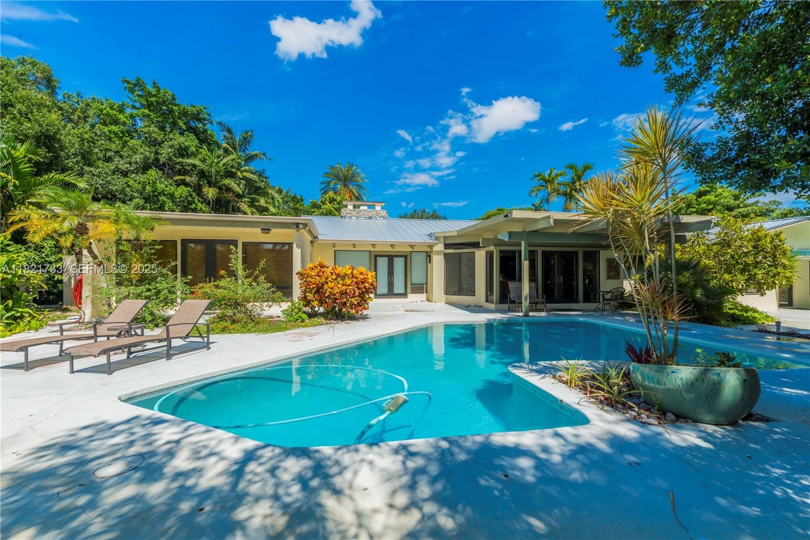 2691 SW 110th Way, Davie, FL 33328