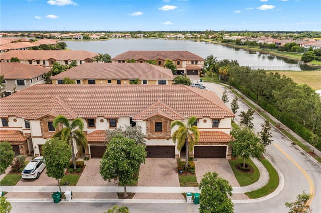 9573 Town Parc Circle, sold in Town Parc, Parkland, FL