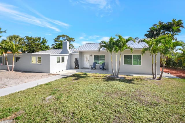 6604 Eastview Drive, Lake Worth, FL 33462