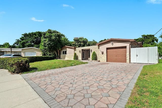 110 NW 78th Avenue, sold in Boulevard Heights Sec 11, Pembroke Pines, FL