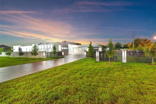 12190 NW 6th Street, sold in Sweetwater Ests Sub, Miami, FL