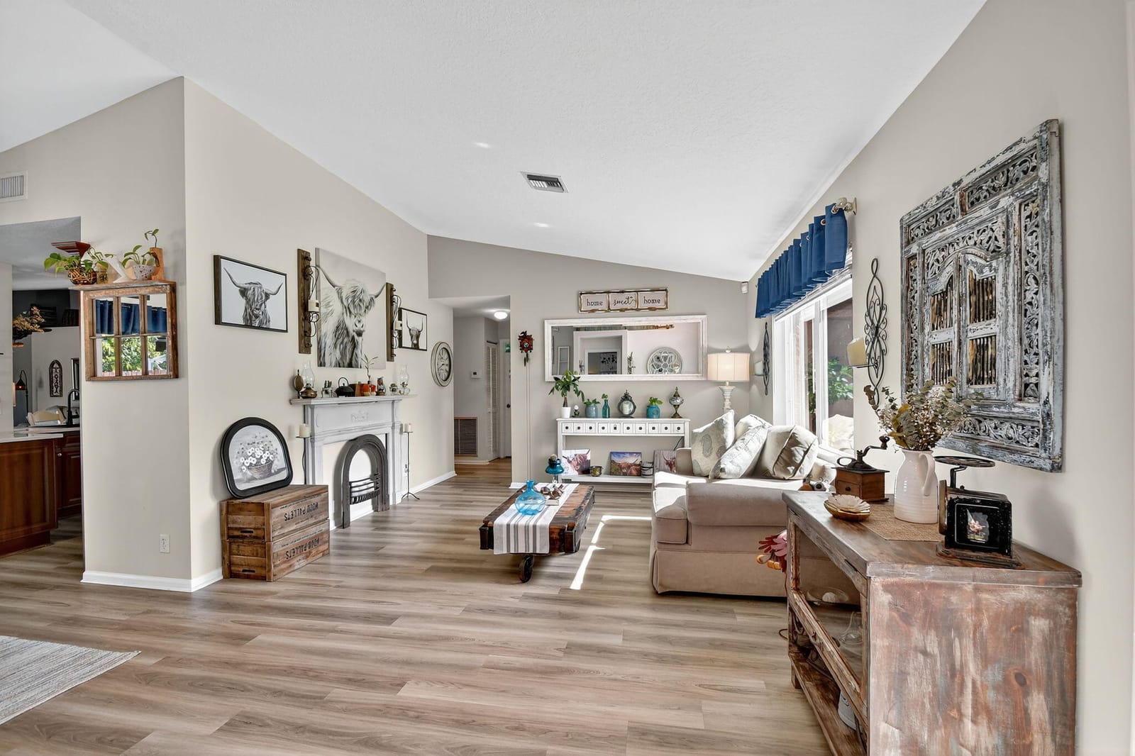 3765 Cypress Lake Drive — photo 6