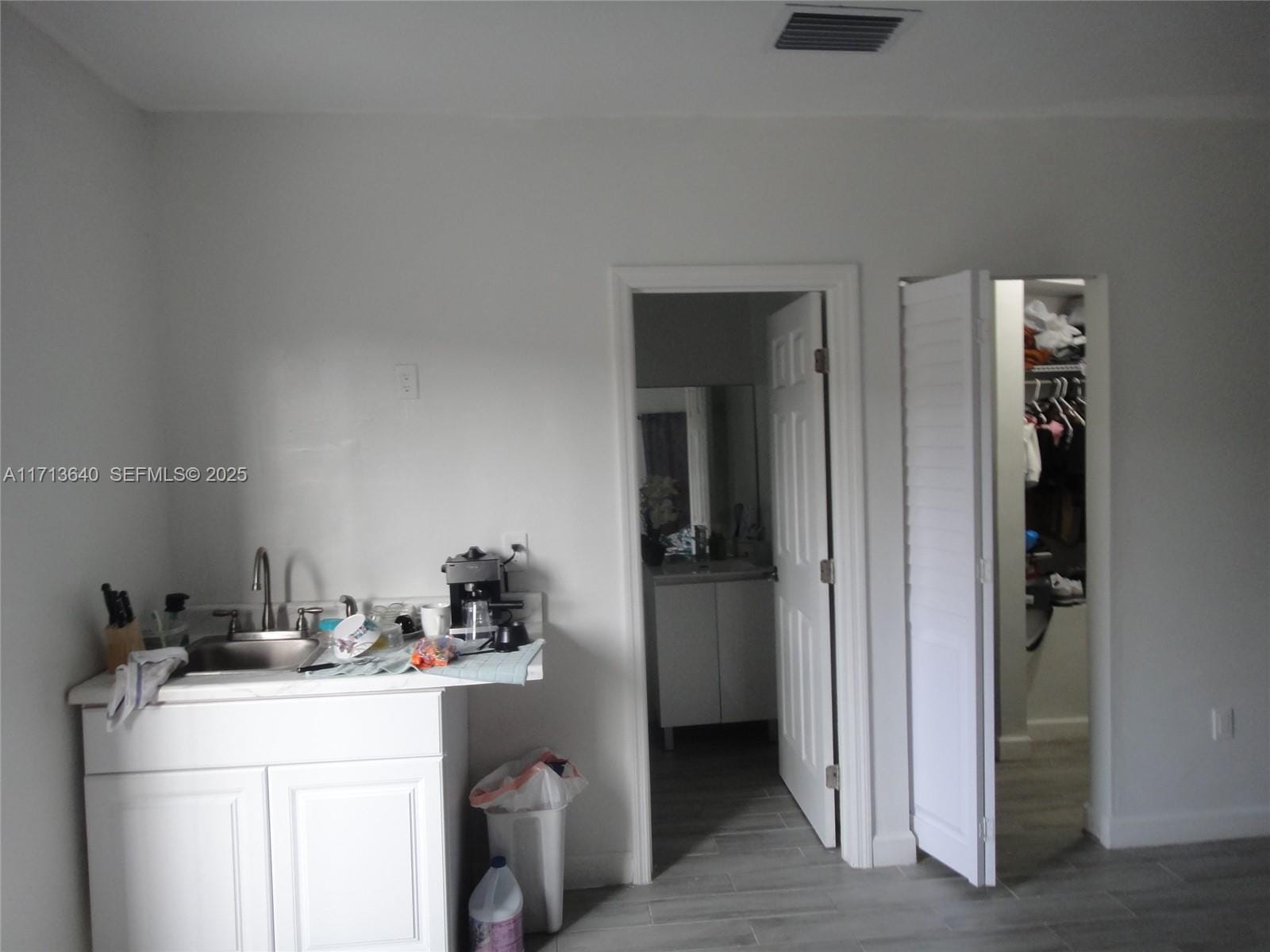 1053 NW 34th Avenue, Miami, FL 33125 photo 17
