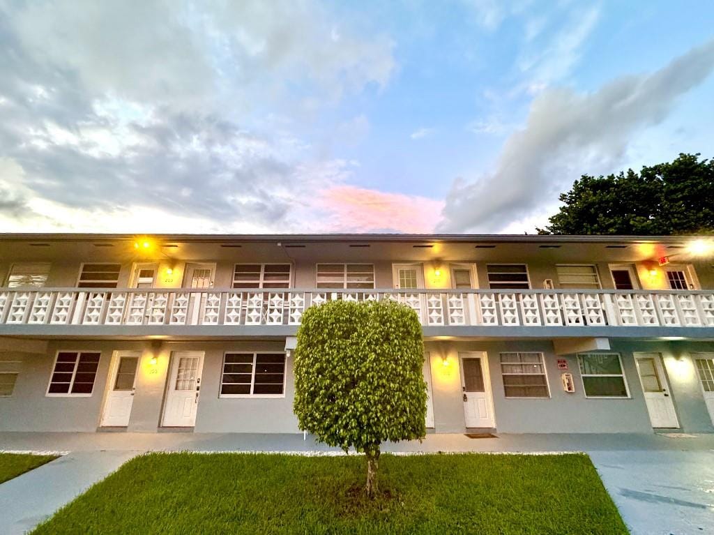 701 Pine Drive 210, Pompano Beach, FL 33060