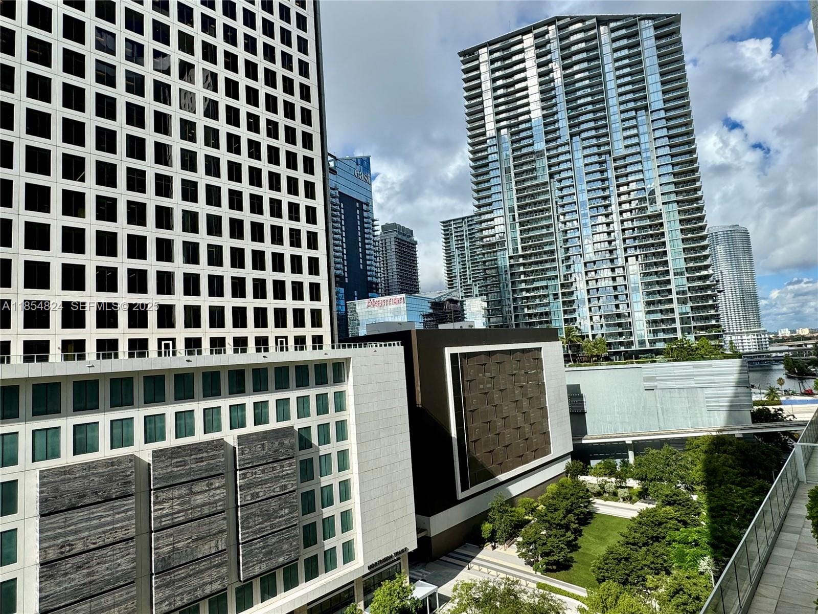 500 Brickell Avenue 1204, Miami, FL 33131 photo 19