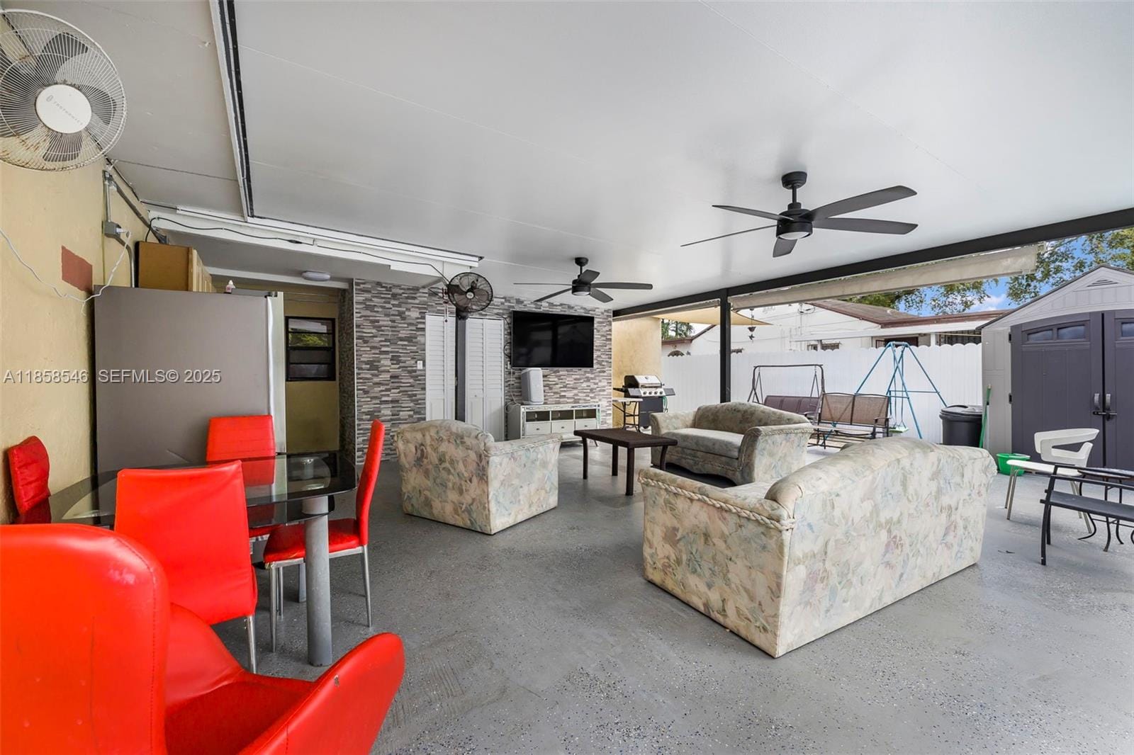 620 NE 2nd Place, Hialeah, FL 33010 photo 24