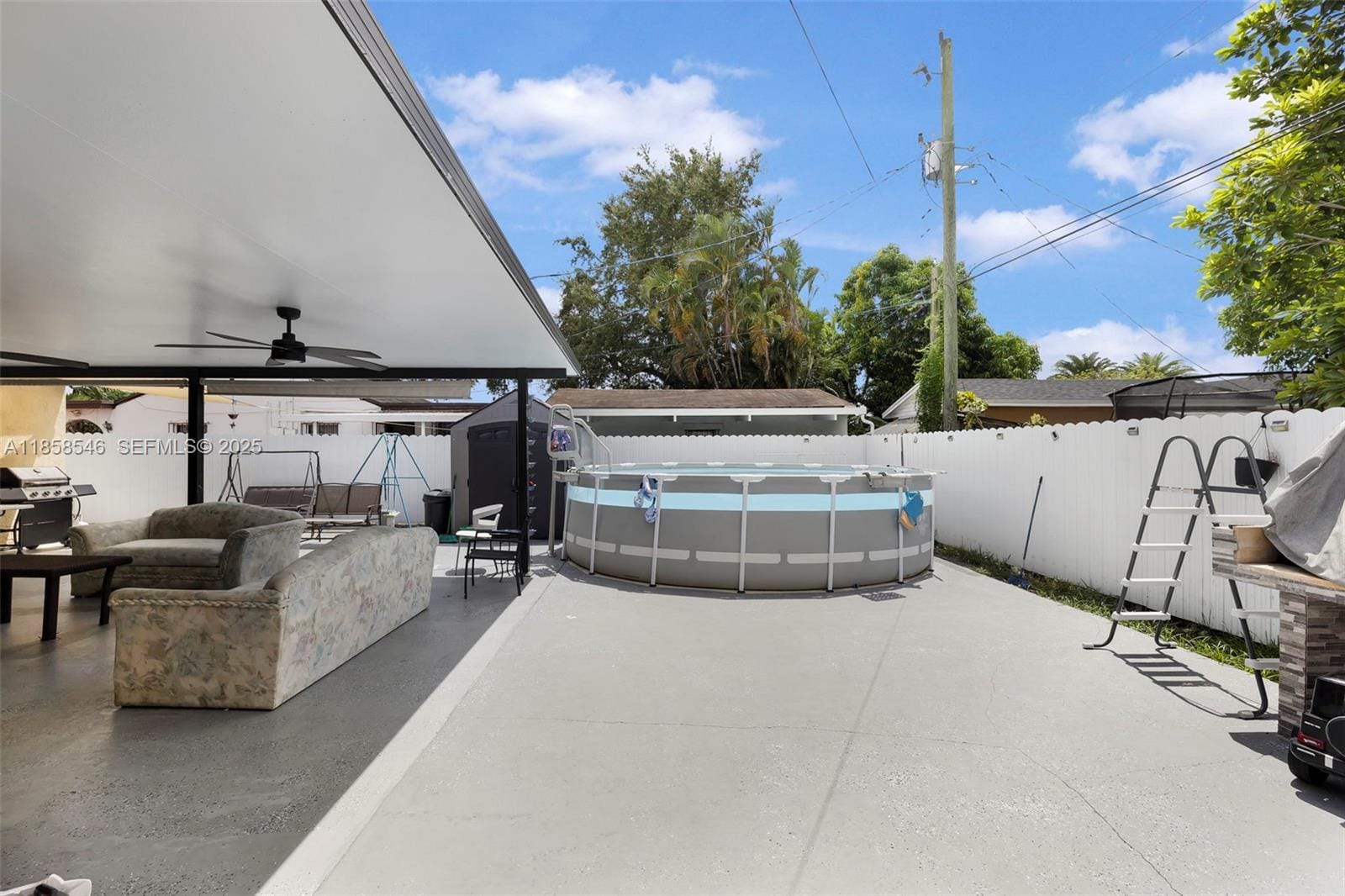 620 NE 2nd Place, Hialeah, FL 33010 photo 25