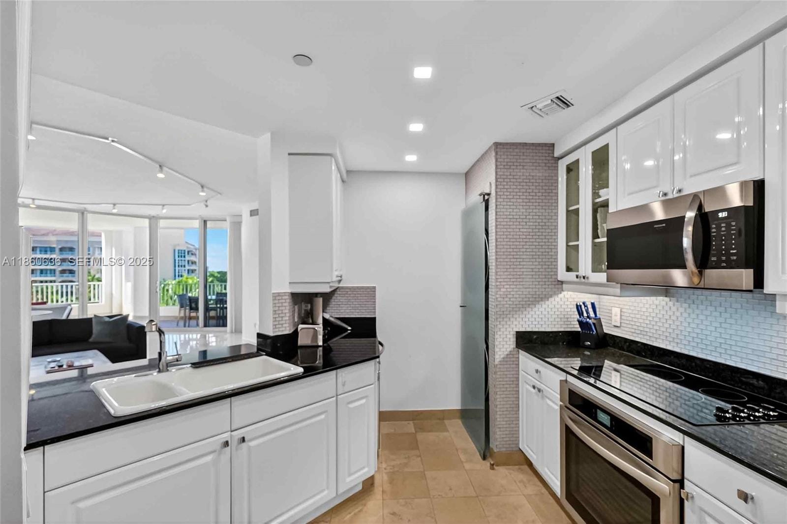 715 Crandon Boulevard PH-5 — photo 8
